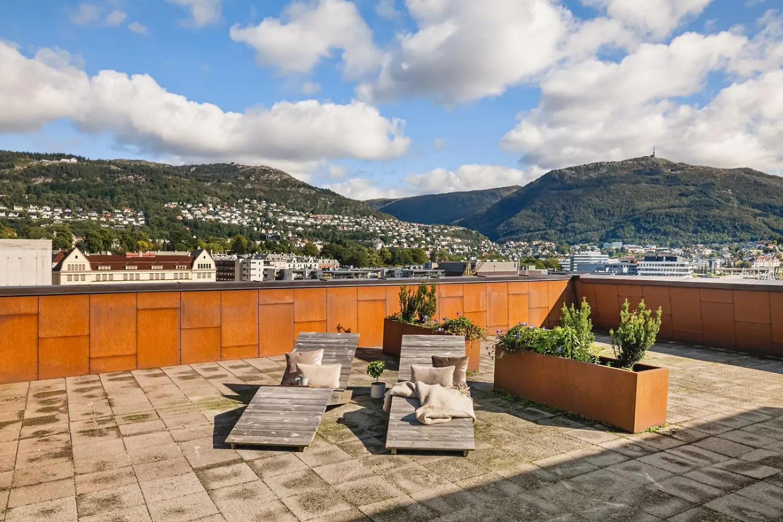 Leilighet I Topp Etasje Med Flott Stor Felles Takterrasse Bergen 0*,  Norway