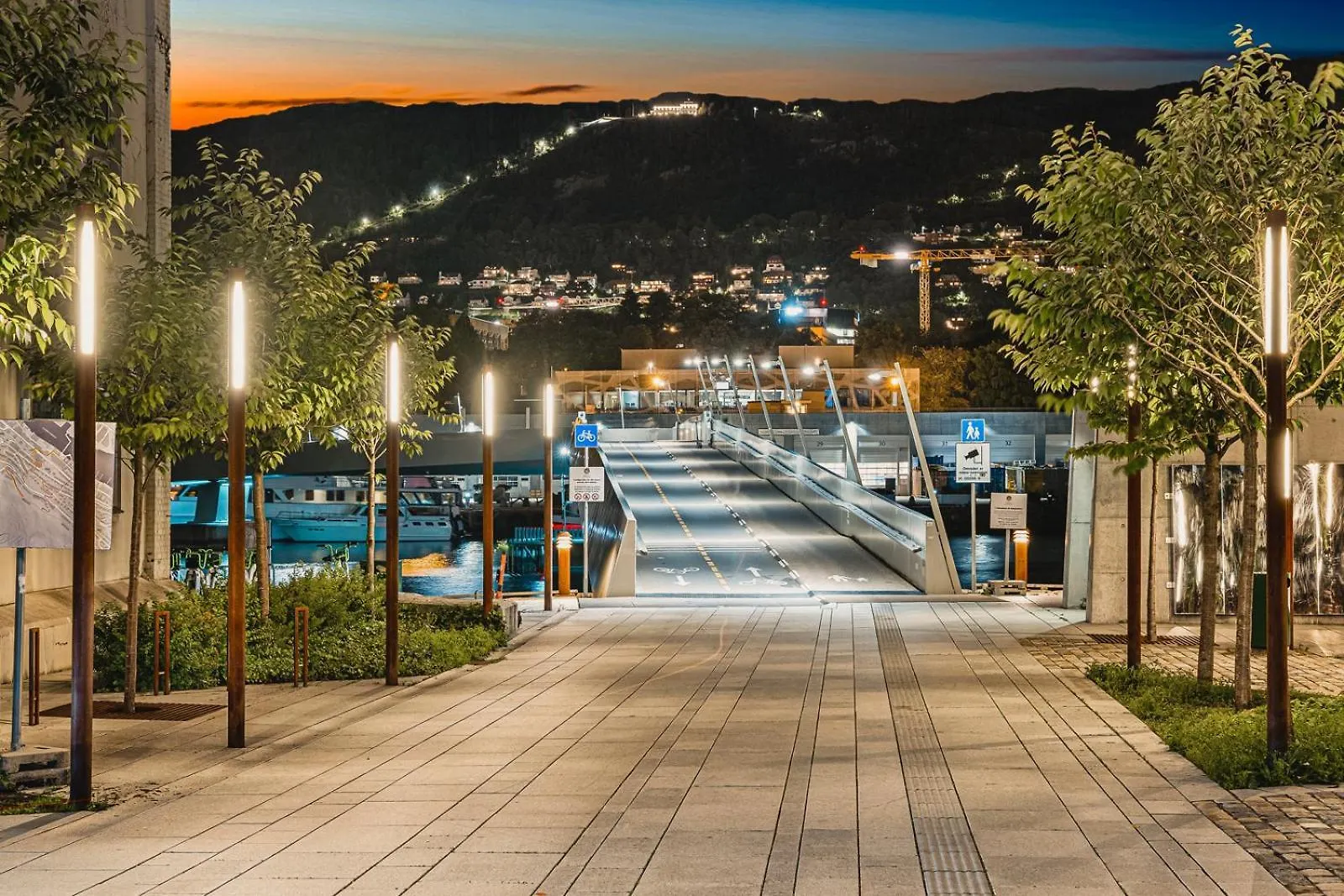 Leilighet I Topp Etasje Med Flott Stor Felles Takterrasse Bergen 0*,  Norsko